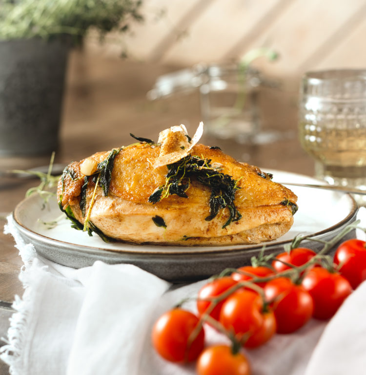 Gårdsklekket kyllingbryst med skinn Den stolte Hane